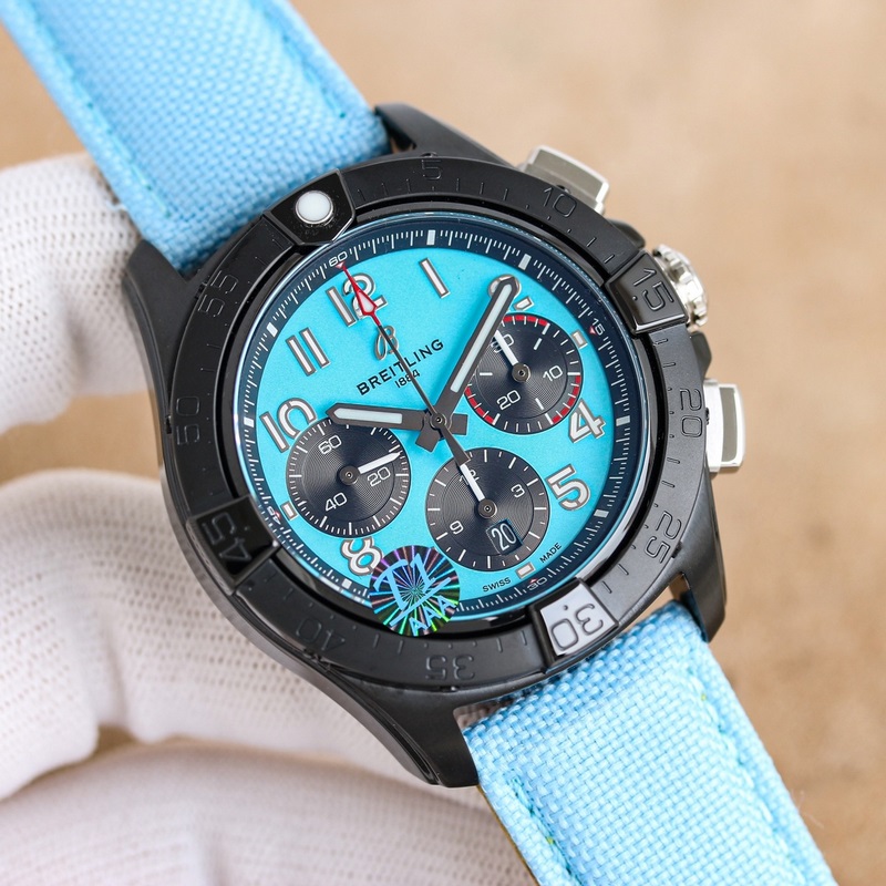 百年靈複仇者SB01474A1C1X1系列新款強勢來襲！腕表表徑44mm，30