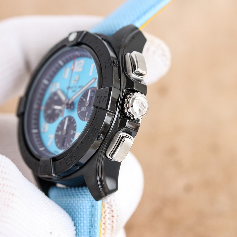 百年靈複仇者SB01474A1C1X1系列新款強勢來襲！腕表表徑44mm，30