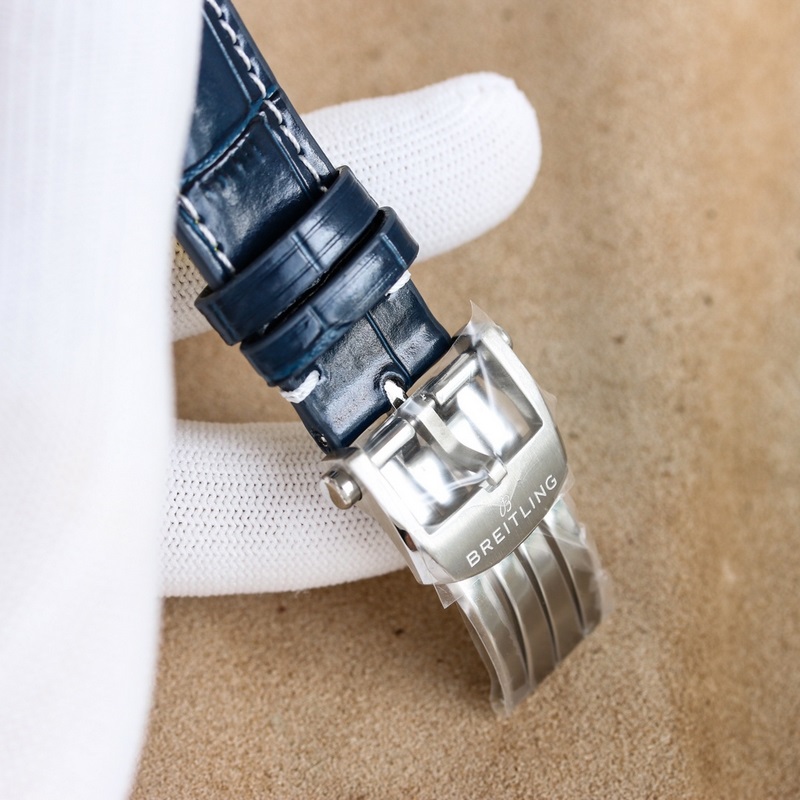 F1新品：百年靈全新航空計時腕表（Navitimer）問世70周年，百年靈以大膽