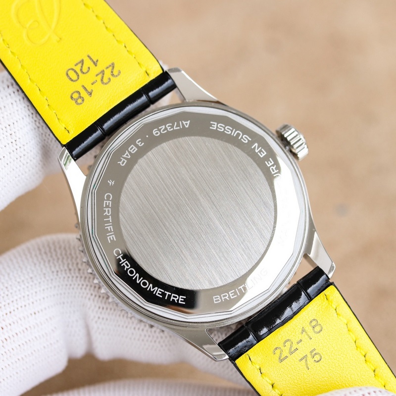 TW真情演繹，百年靈 BREITLING 航空計時1系列 到貨！?。∮忠幻逗教祜w