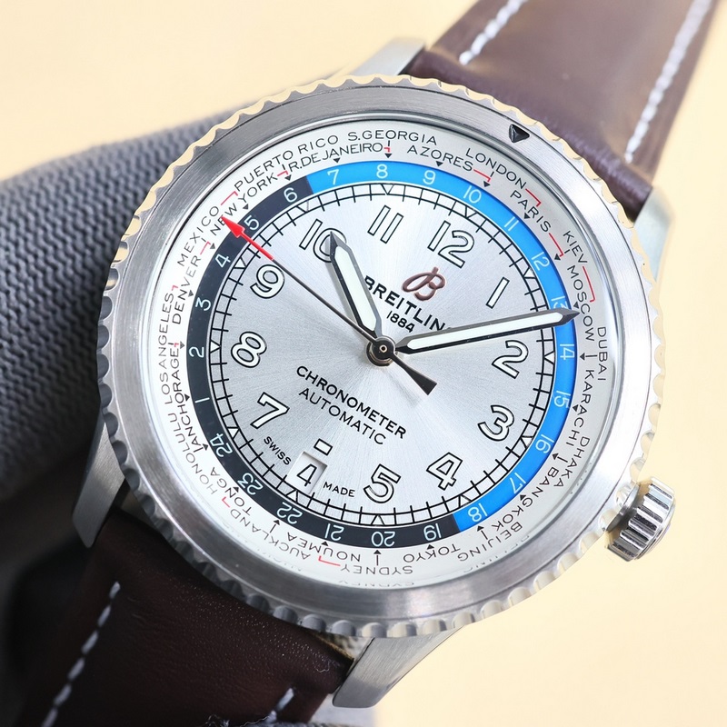 百年靈飛行員傳奇航空系列，經典之作，設計簡約大氣，時尚優雅，自動機械腕表，它搭載