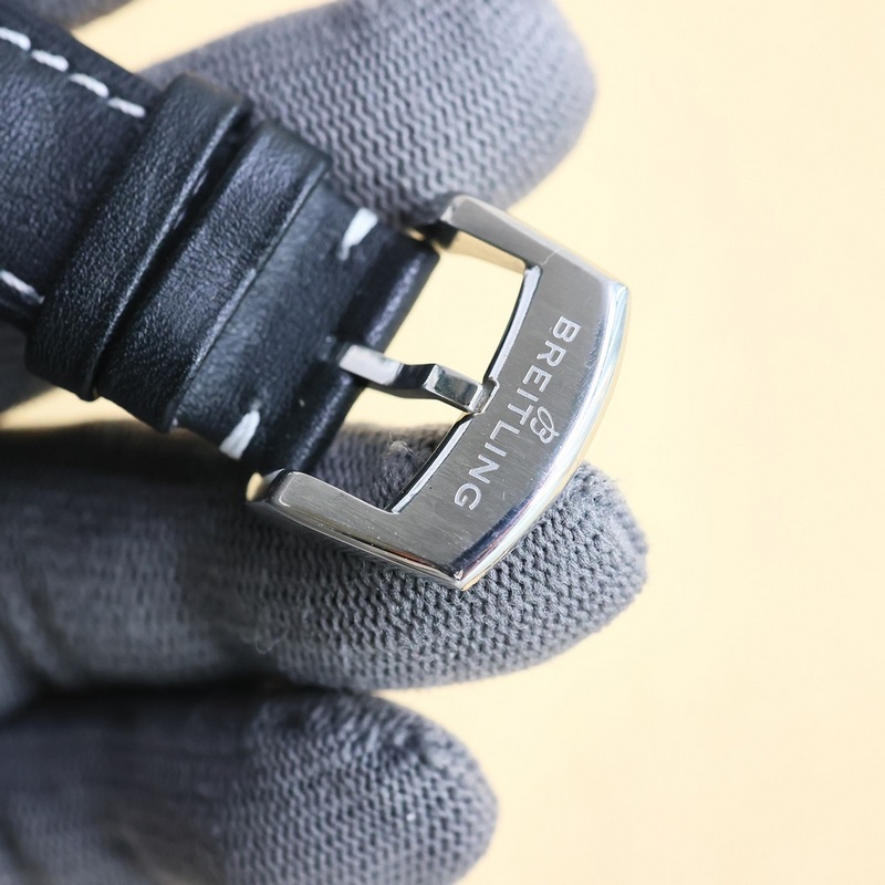 百年靈飛行員傳奇航空系列，經典之作，設計簡約大氣，時尚優雅，自動機械腕表，它搭載