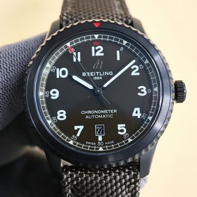 百年靈飛行員傳奇航空系列，經(jīng)典之作，設(shè)計簡約大氣，時尚優(yōu)雅，自動機械腕表，它搭載