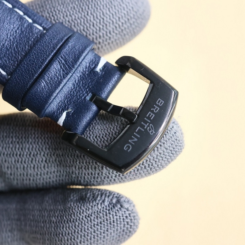 百年靈飛行員傳奇航空系列，經(jīng)典之作，設(shè)計簡約大氣，時尚優(yōu)雅，自動機械腕表，它搭載