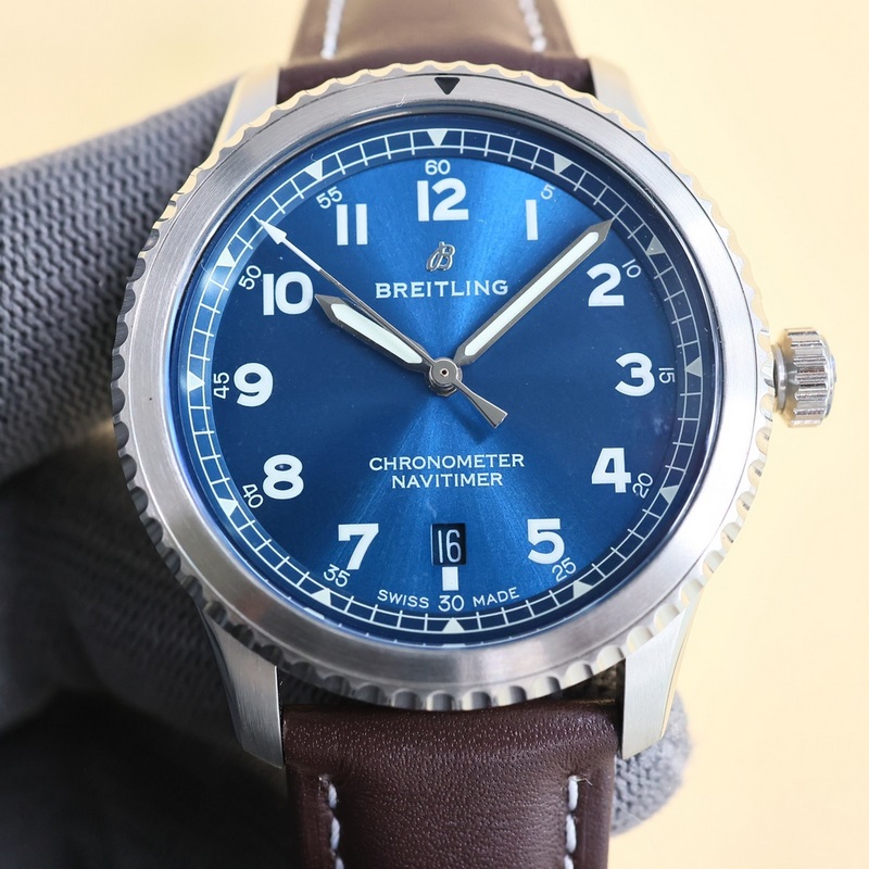 百年靈飛行員傳奇航空系列，經典之作，設計簡約大氣，時尚優雅，自動機械腕表，它搭載