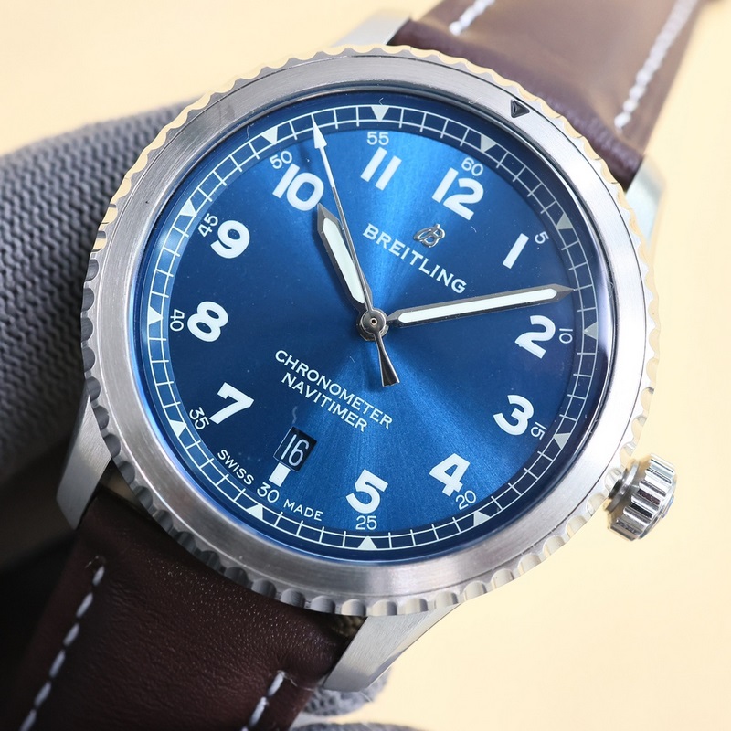 百年靈飛行員傳奇航空系列，經典之作，設計簡約大氣，時尚優雅，自動機械腕表，它搭載