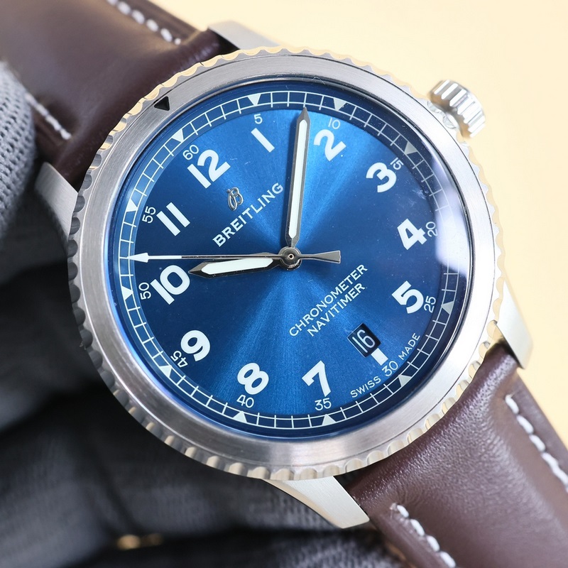 百年靈飛行員傳奇航空系列，經典之作，設計簡約大氣，時尚優雅，自動機械腕表，它搭載