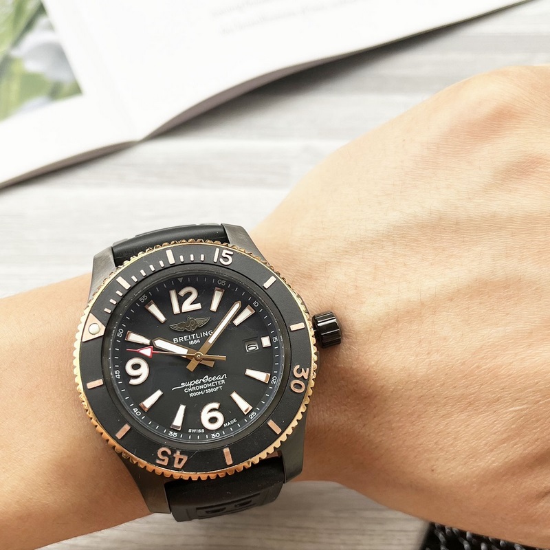 百年靈超級海洋系列! 圈口正品一緻凸出來、 表殼采用316精鋼 直徑44mm 配