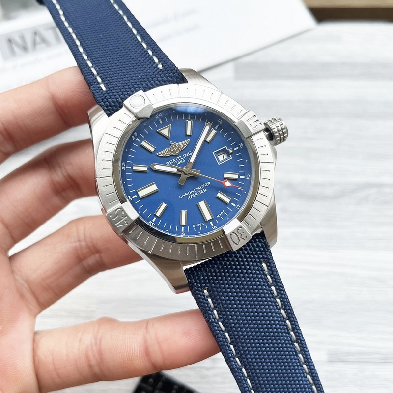 百年靈超級海洋系列! 圈口正品一緻凸出來、 表殼采用316精鋼 直徑44mm 配