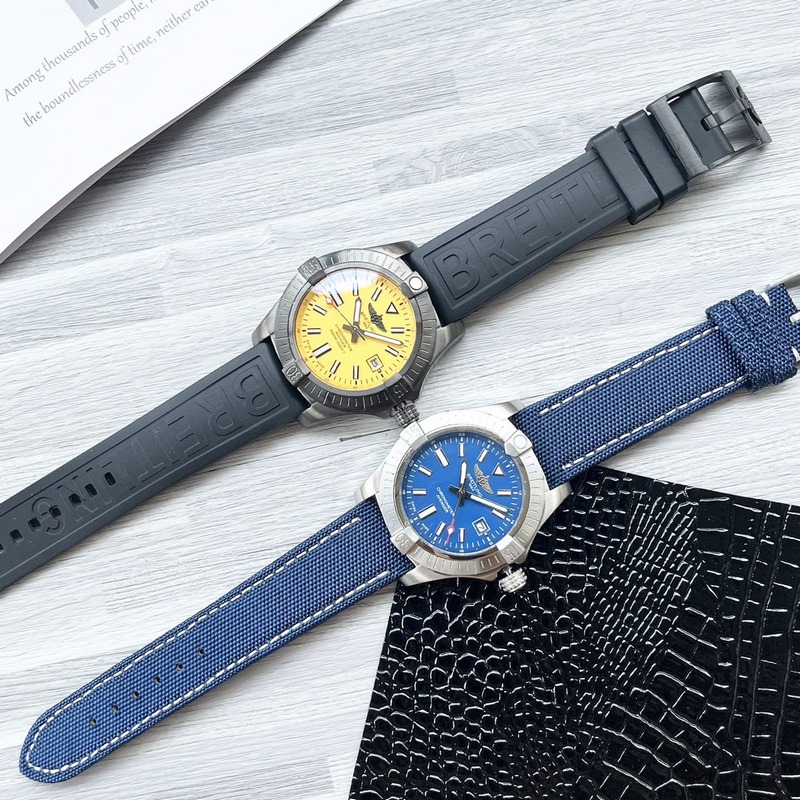 百年靈超級海洋系列! 圈口正品一緻凸出來、 表殼采用316精鋼 直徑44mm 配