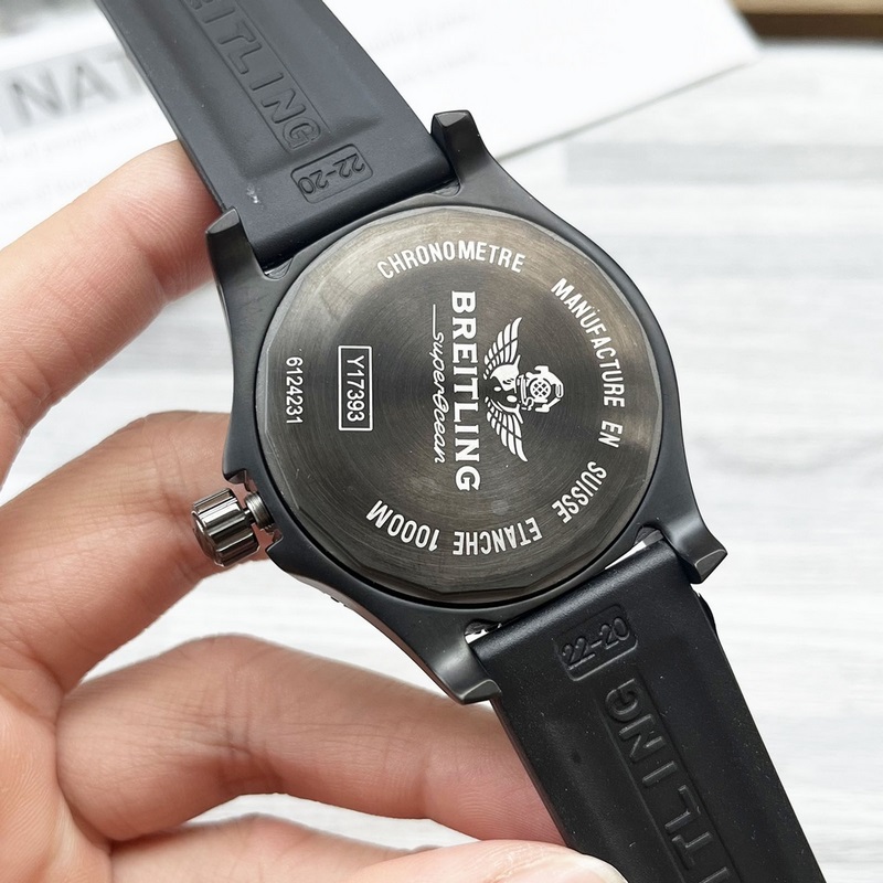 百年靈超級海洋系列! 圈口正品一緻凸出來、 表殼采用316精鋼 直徑44mm 配