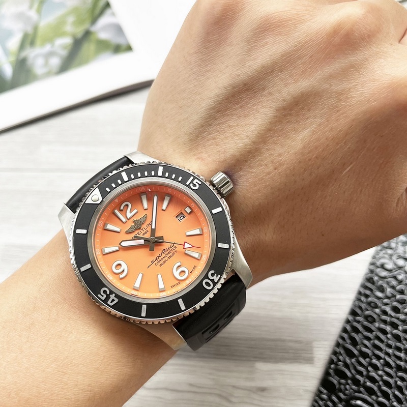 百年靈超級海洋系列! 圈口正品一緻凸出來、 表殼采用316精鋼 直徑44mm 配