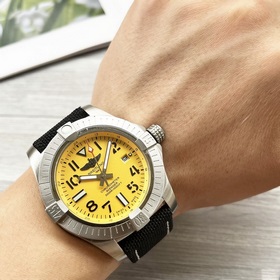 百年靈超級海洋系列! 圈口正品一緻凸出來、 表殼采用316精鋼 直徑44mm 配