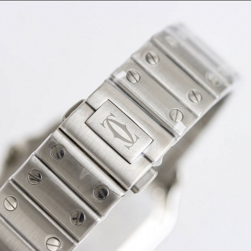 卡地亞SANTOS系列腕表技術特點：1 鏡面：藍寶石玻璃表鏡十魚眼玻璃，玻璃