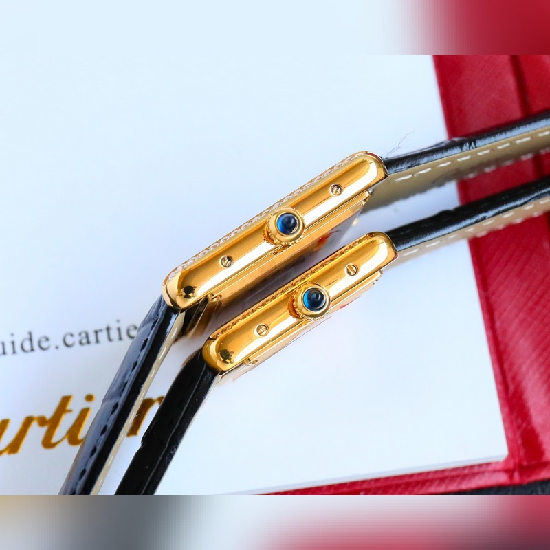 卡地亞 TANK MUST超神巨作 火爆來襲尺寸 ：中33.7*25.5mm