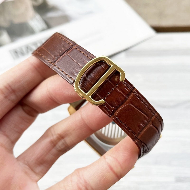 八角殼系列 精緻百搭 【最新】：卡地亞 最新設計 大飛輪精品 【類型】：精品