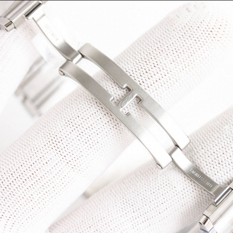 女款_卡地亞法國(guó)坦克W S T A系列腕表技術(shù)特點(diǎn)：1 鏡面：藍(lán)寶石魚眼表鏡玻璃，