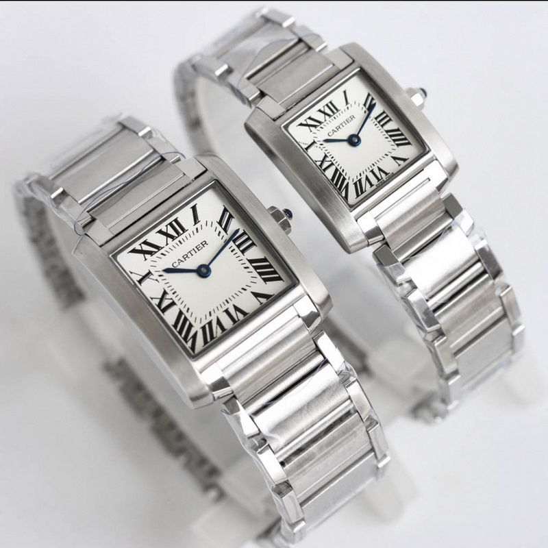 女款_卡地亞法國坦克W S T A系列腕表技術(shù)特點(diǎn)：1 鏡面：藍(lán)寶石魚眼表鏡玻璃，