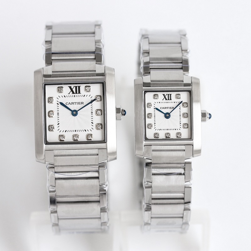 女款_卡地亞法國坦克W S T A系列腕表技術特點：1 鏡面：藍寶石魚眼表鏡玻璃，