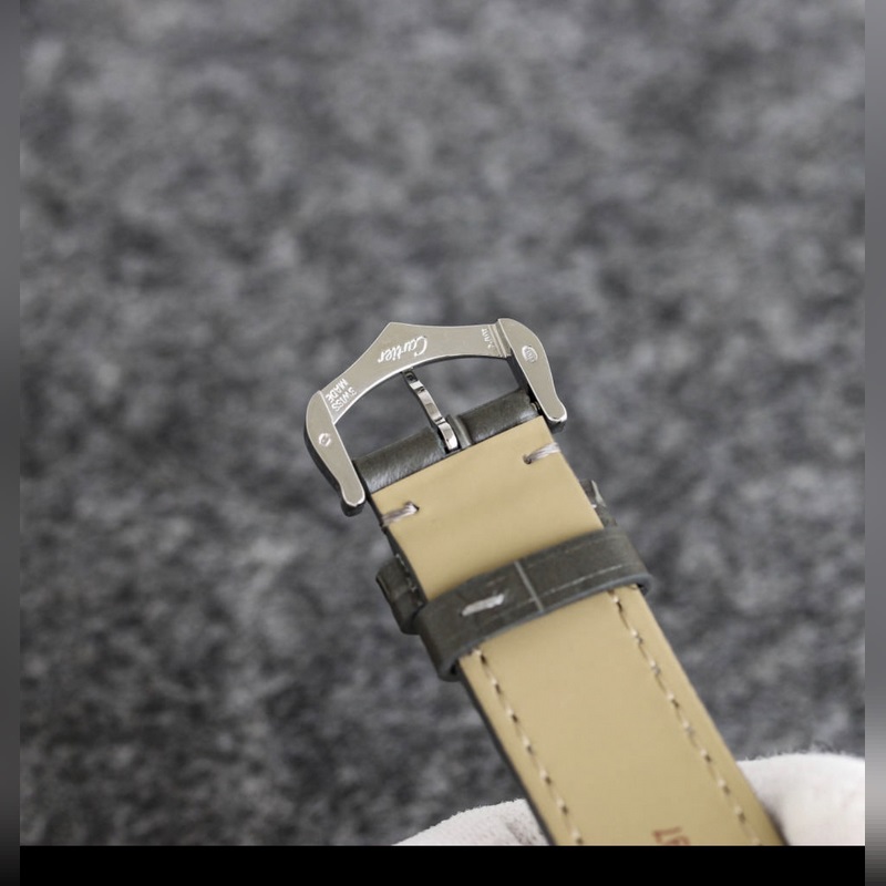 女款_杜蒙，最新出荔枝皮，大，中，小，三個尺寸 ，卡地亞Santos-Dumont系列