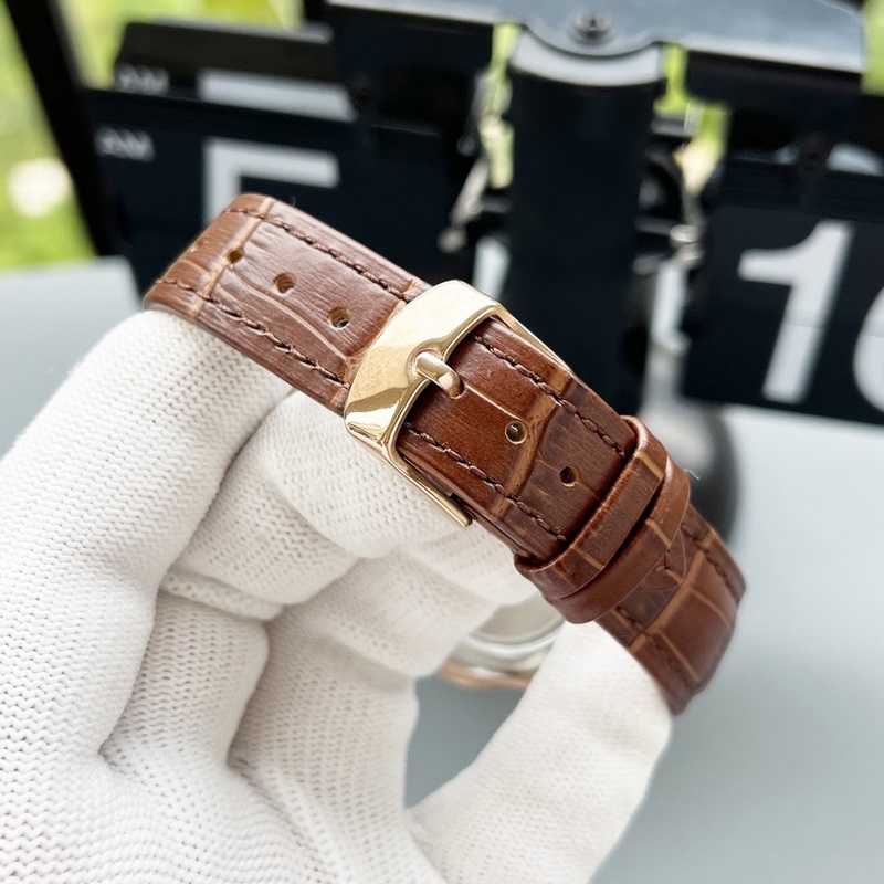 女款_品牌：香奈兒- Chanel款式：新款女裝機械腕表機芯：西鐵城機芯鏡面：藍