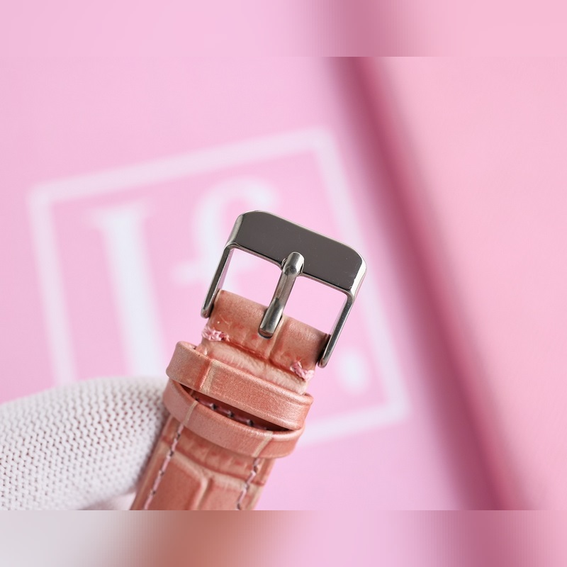 女款_品牌：香奈兒- Chanel款式：新款女裝機械腕表機芯：西鐵城機芯鏡面：藍