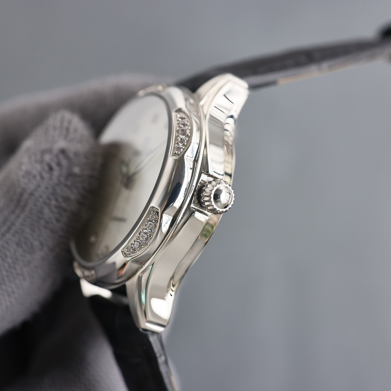 女款_品牌：香奈兒- Chanel款式：新款女裝機械腕表機芯：進(jìn)口石英機芯鏡面：