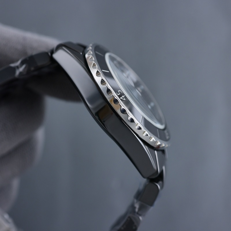 女款_【TTFactory】全新J12腕表“換芯”獻(xiàn)禮20周年TT匠心之作 年度巨制