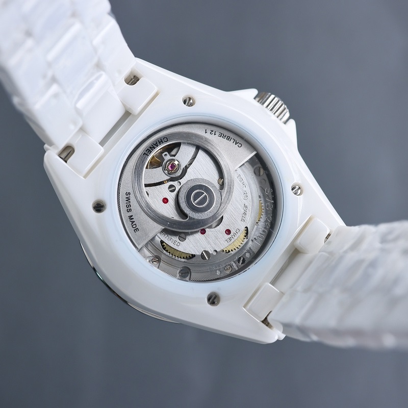 女款_【TTFactory】全新J12腕表“換芯”獻禮20周年TT匠心之作 年度巨制