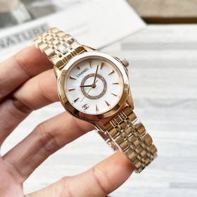 女款_香奈兒全新升級(jí)款 珍珠貝殼 字面.采用獨(dú)家定制真月相 .超高性價(jià)比.進(jìn)口石英機(jī)