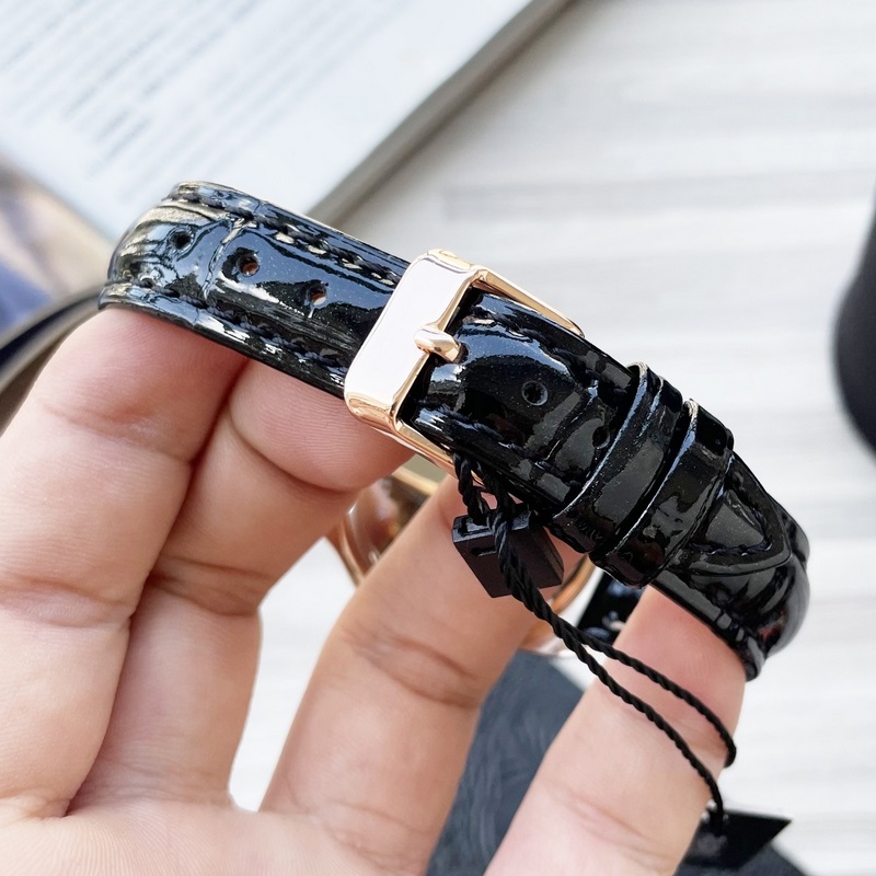 女款_2025年最新款 香奈兒 精湛品質(zhì)-女神專屬 瑞士石英機(jī)心，女士精品腕表 新穎時(shí)