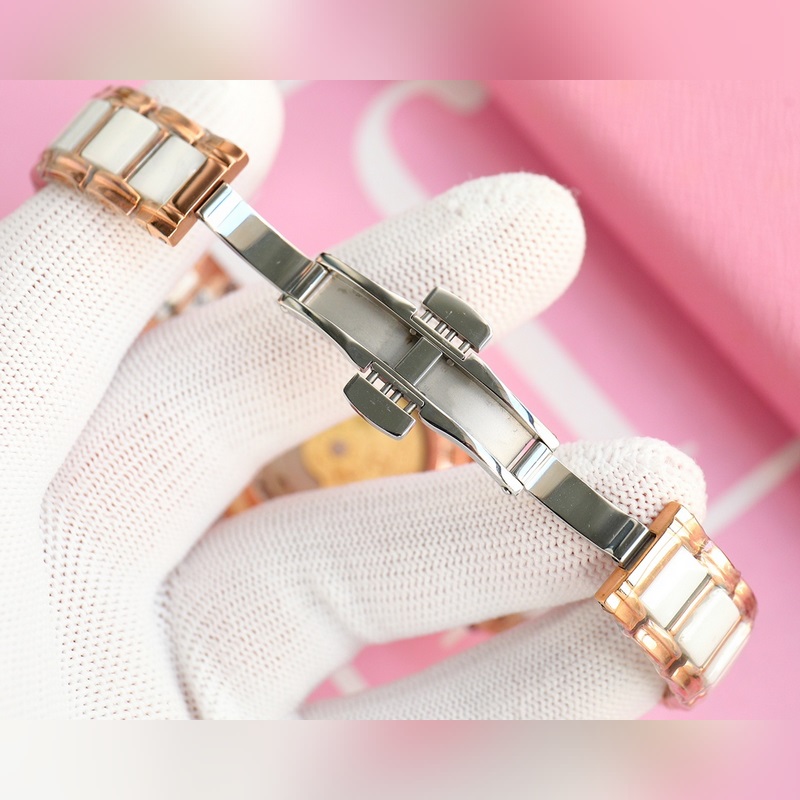 女款_香奈兒 女款 西鐵城機(jī)械腕表如期獻(xiàn)上。精、簡(jiǎn)、薄是這款情侶的亮點(diǎn)所在。【機(jī)芯】