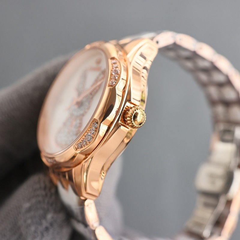 女款_品牌：香奈兒- Chanel款式：新款女裝機械腕表機芯：進口石英機芯鏡面：