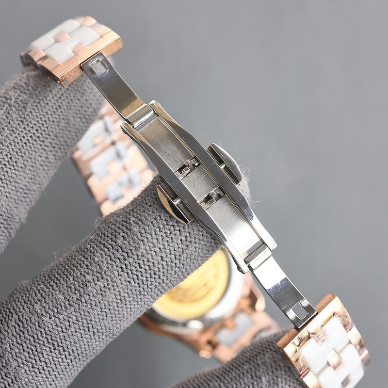 女款_品牌：香奈兒- Chanel款式：新款女裝機械腕表機芯：進口石英機芯鏡面：