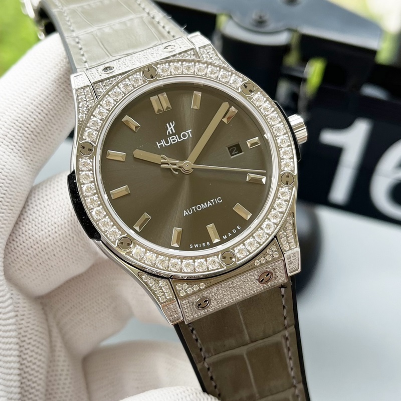 碳纖維機(jī)身 前衛(wèi)個(gè)性 匠心工藝BIG BANG 就是要與衆(zhòng)不同 王者風(fēng)範(fàn) 【