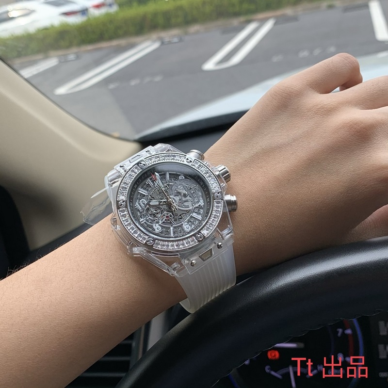 鑲嵌版本透明機(jī)身 前衛(wèi)個性 匠心工藝BIG BANG 就是要與衆(zhòng)不同 王者風(fēng)
