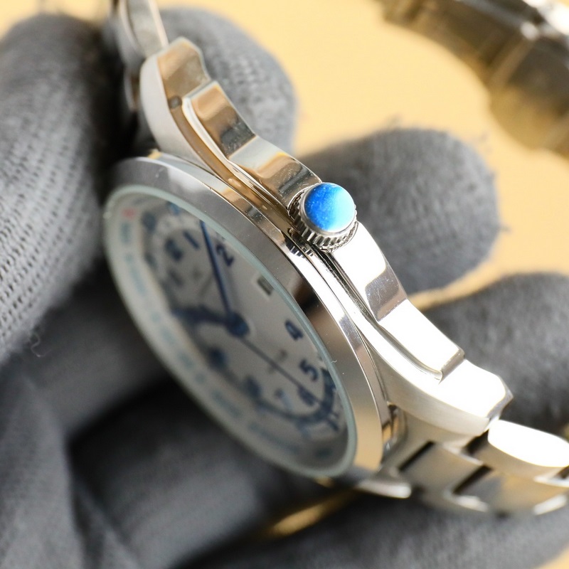 品牌：萬國（三針新品，商務休閑）奢華大氣類型：精緻男士腕表（新品）表帶：真牛皮表