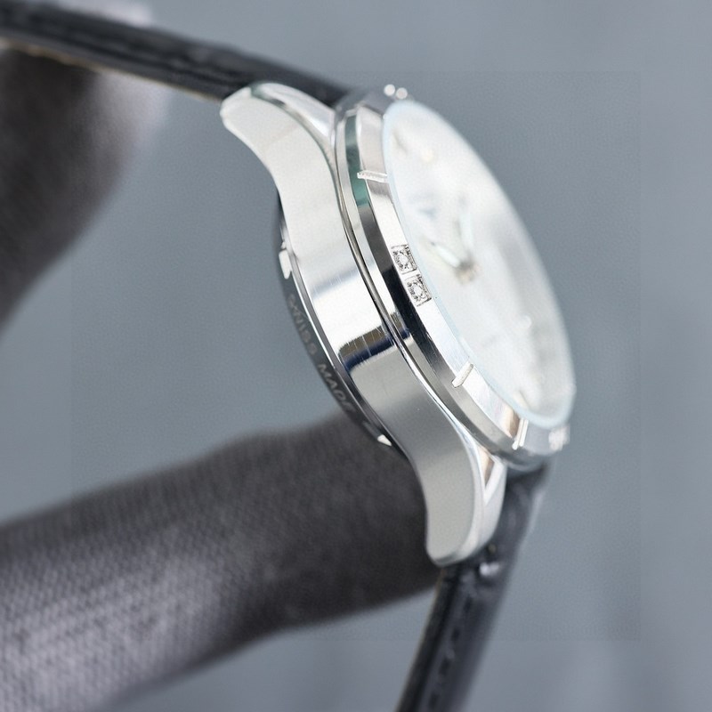 女款_二零二四浪琴最新女款， 小紅書(shū)爆款，腕表，青春年華，可以搭配更多顔色皮帶鏡面：