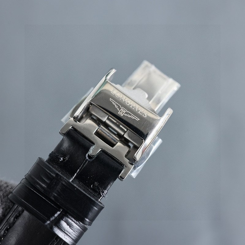 女款_二零二四浪琴最新女款， 小紅書(shū)爆款，腕表，青春年華，可以搭配更多顔色皮帶鏡面：