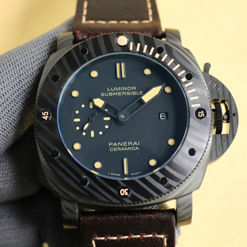 沛納海SUBMERSIBLE BMG-TECH ─ 44毫米潛行系列金屬玻璃腕表