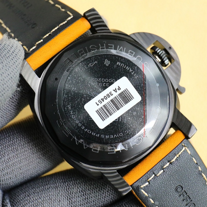 沛納海SUBMERSIBLE BMG-TECH ─ 44毫米潛行系列金屬玻璃腕表