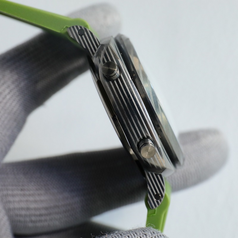 V7新款沛納海SUBMERSIBLE BMG-TECH ─ 47毫米潛行系列金屬