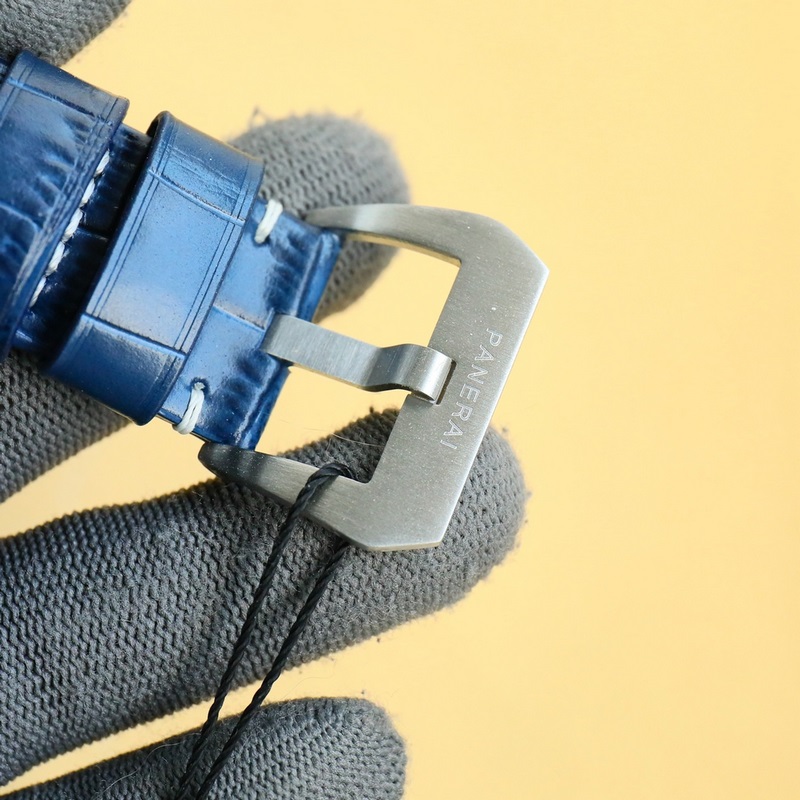 沛納海系列：LUMINOR 系列，尺寸 ：直徑44mm，厚度13mm，表盤