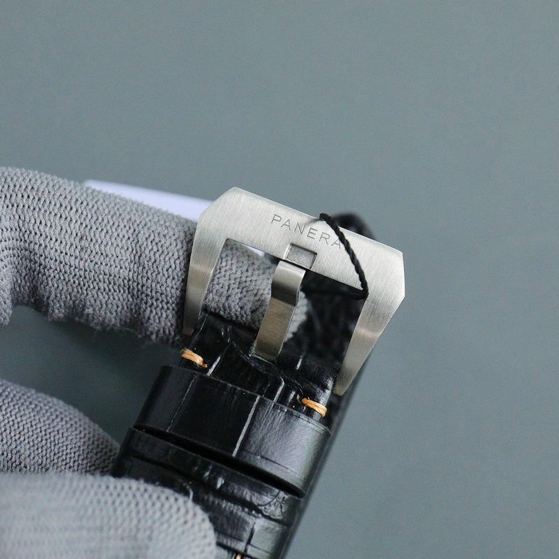 沛納海PAM01036〖V8版本最新推出 獨家在售 〗為力求完美 憑著踏實做工和