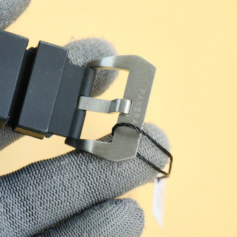 沛納海系列：LUMINOR 系列，尺寸 ：直徑44mm，厚度13mm，表盤