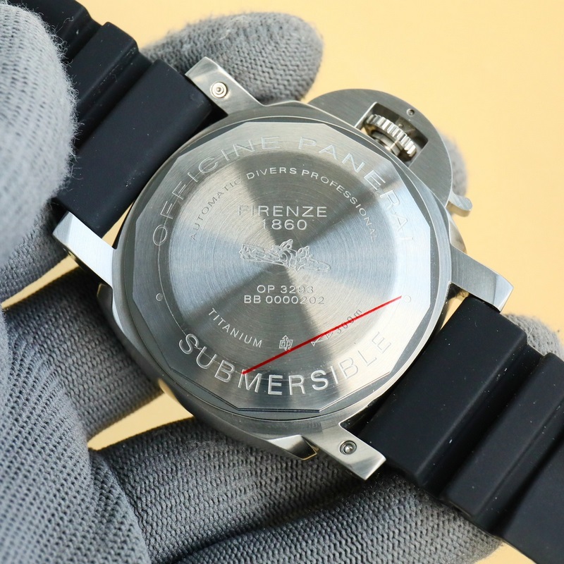 沛納海SUBMERSIBLE BMG-TECH ─ 44毫米潛行系列金屬玻璃腕表