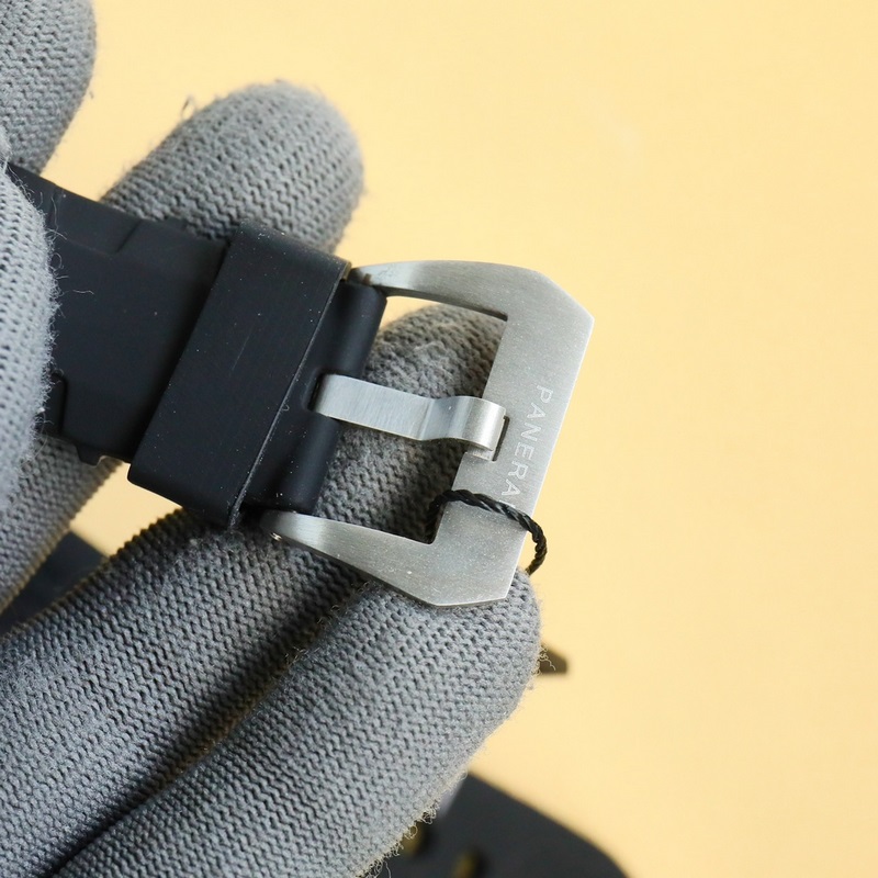 沛納海SUBMERSIBLE BMG-TECH ─ 44毫米潛行系列金屬玻璃腕表