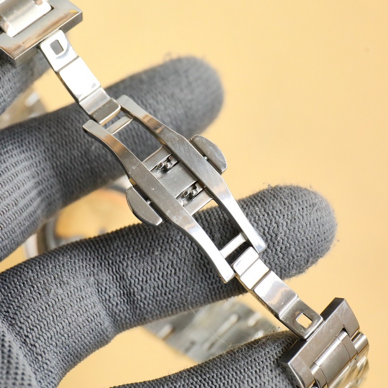 品牌：百達(dá)翡麗（三針新品，商務(wù)休閑）奢華大氣類型：精緻男士腕表（新品）表帶：真牛