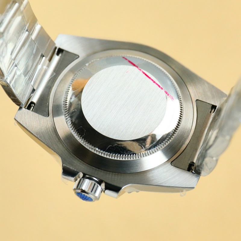 3135：v11版勞力士潛航者、水鬼強(qiáng)勢來襲，特別是綠水鬼116610LV的圈口