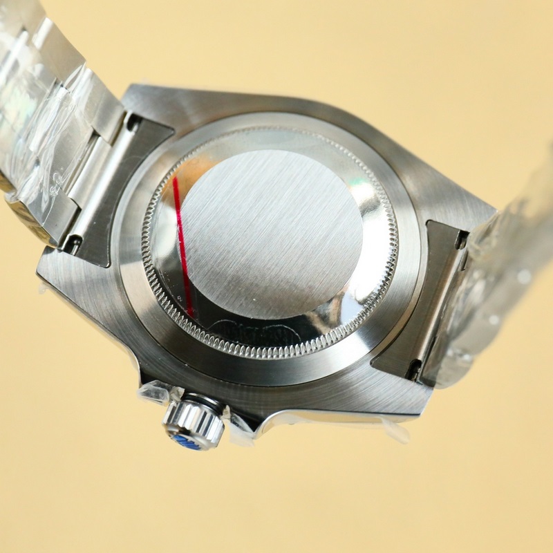 3135：v11版勞力士潛航者、水鬼強(qiáng)勢(shì)來(lái)襲，特別是綠水鬼116610LV的圈口